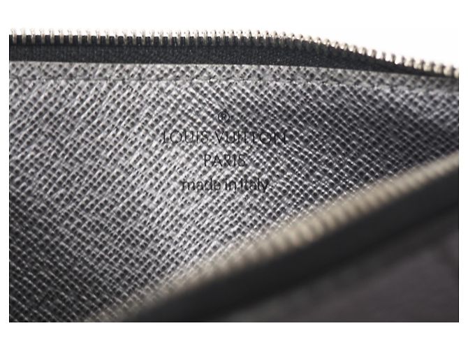 Portacarte e monete Louis Vuitton Taigarama - vista 13