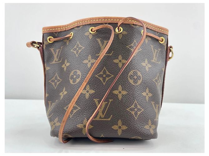 Louis Vuitton Nano Monogram Canvas - vista 2