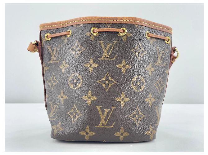 Louis Vuitton Nano Monogram Canvas - vista 3