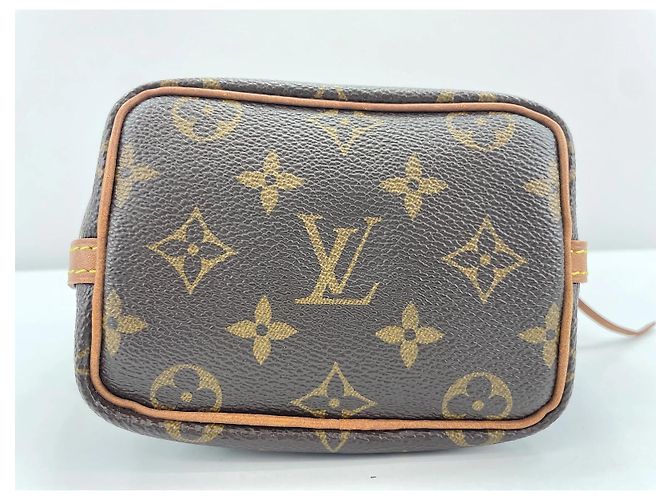 Louis Vuitton Nano Monogram Canvas - vista 7