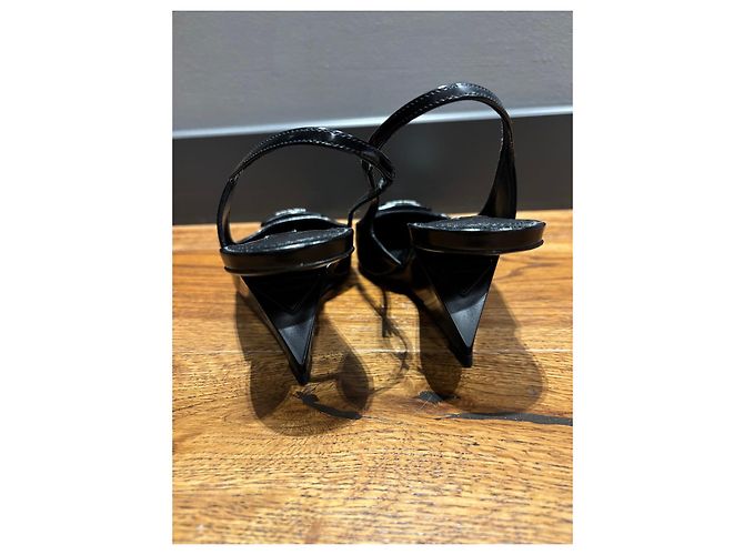 Prada Slingback Keilabsatz-Pumps aus schwarzem Lackleder - Ansicht 5