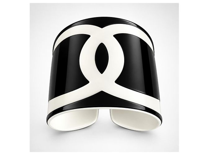 Chanel 2004 CC Bracciale Rigido in Resina Nero e Bianco - vista 3