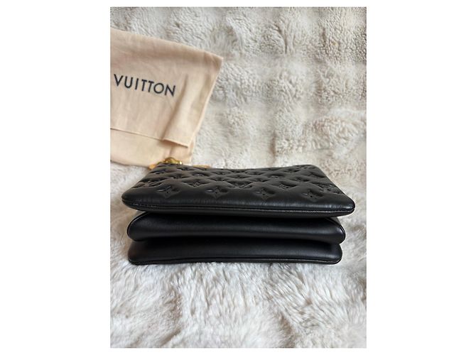 Louis Vuitton Coussin BB Borsa a Mano Pelle Nera Monogram Empreinte - vista 3