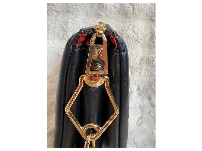 Louis Vuitton Coussin BB Borsa a Mano Pelle Nera Monogram Empreinte - vista 9