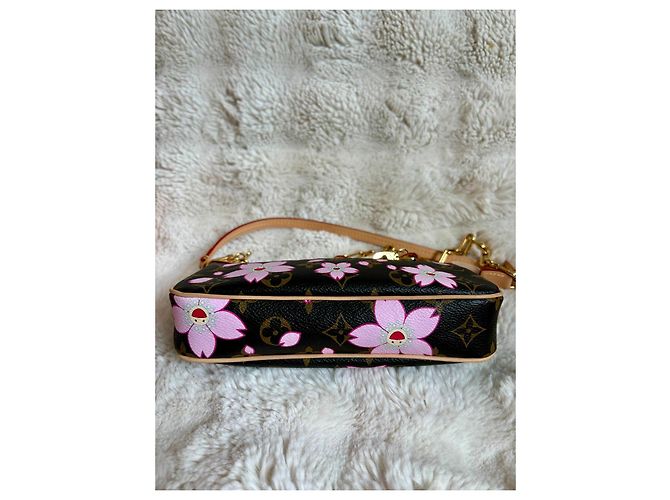 Louis Vuitton x Takashi Murakami Pochette Accessoire Cherry Blossom - vista 4