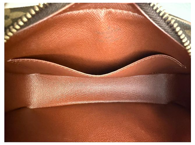 Louis Vuitton Monogram Pochette Cité - vista 15