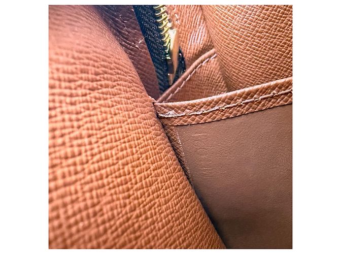 Louis Vuitton Monogram Pochette Cité - vista 17