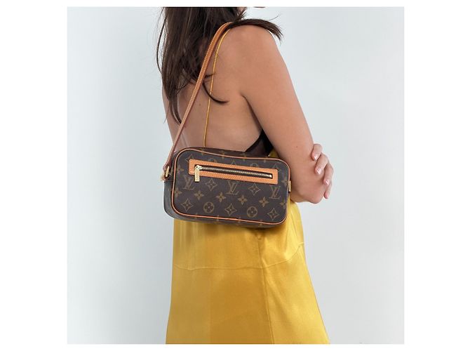 Louis Vuitton Monogram Pochette Cité - vista 2