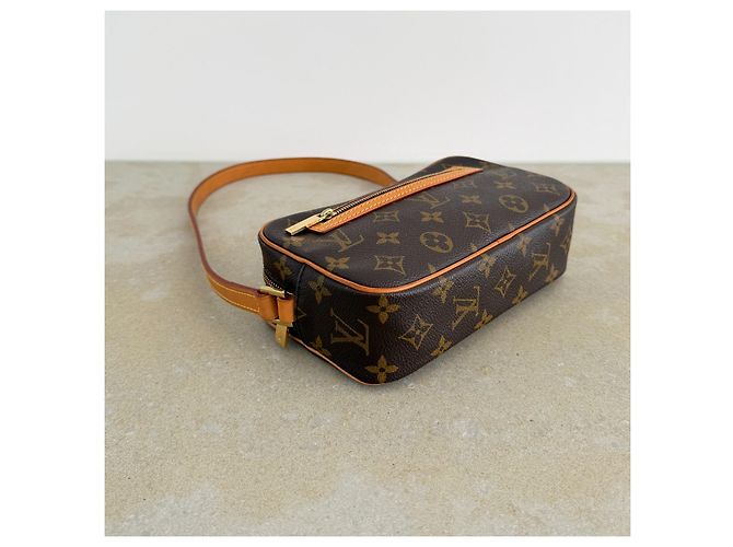 Louis Vuitton Monogram Pochette Cité - vista 8
