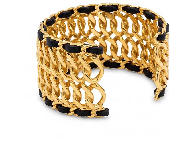 Bracciale cuff Chanel in pelle nera e placcato oro 24K - vista 2