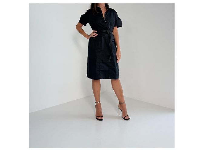 Burberry Kurzarm-Hemdkleid mit Gürtel in Navy - Ansicht 2