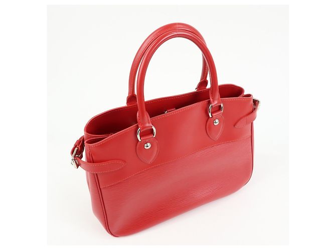 Louis Vuitton Passy Epi Leather PM - vista 4