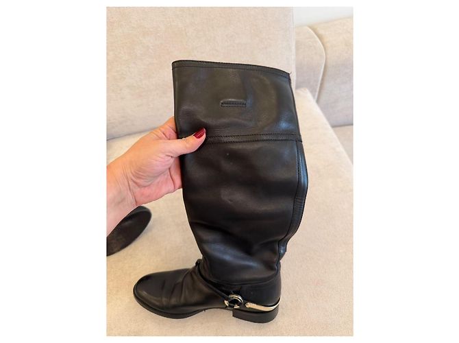 Dior Botas Altas de Cuero Negro con Hebilla Dorada - vista 7