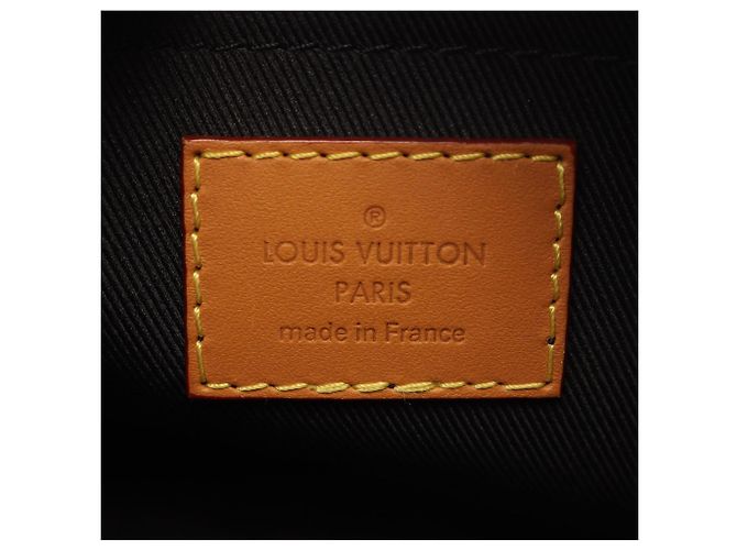 Louis Vuitton NIGO Mini Soft Trunk Shoulder Bag - vista 4