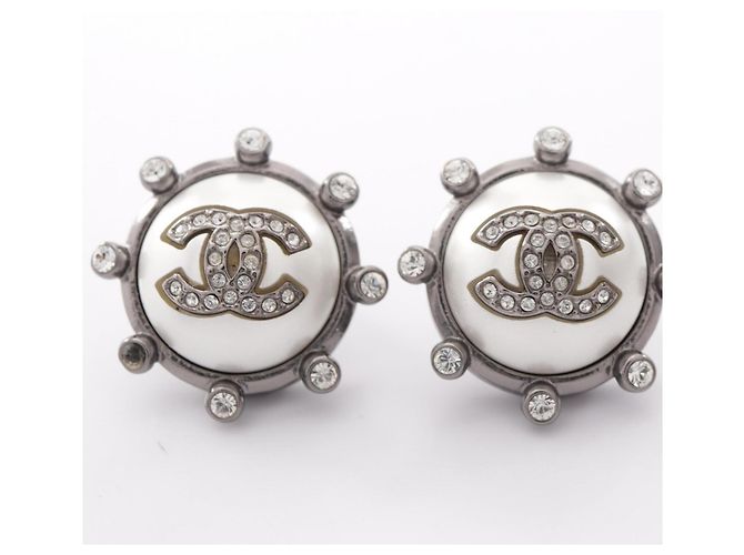 Orecchini rotondi Chanel Coco Mark A21A - vista 5