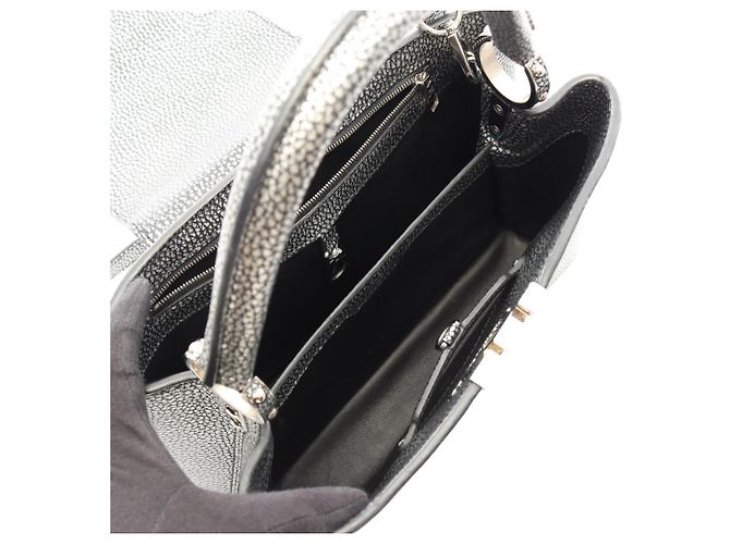 Borsa 2-Way Louis Vuitton Capucines MM - vista 3