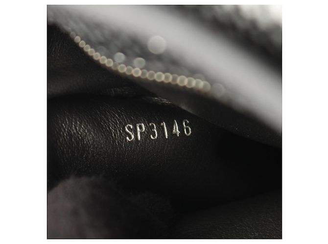 Borsa 2-Way Louis Vuitton Capucines MM - vista 5