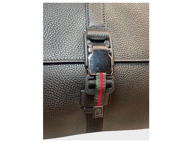 Documentiera Gucci nera - vista 2
