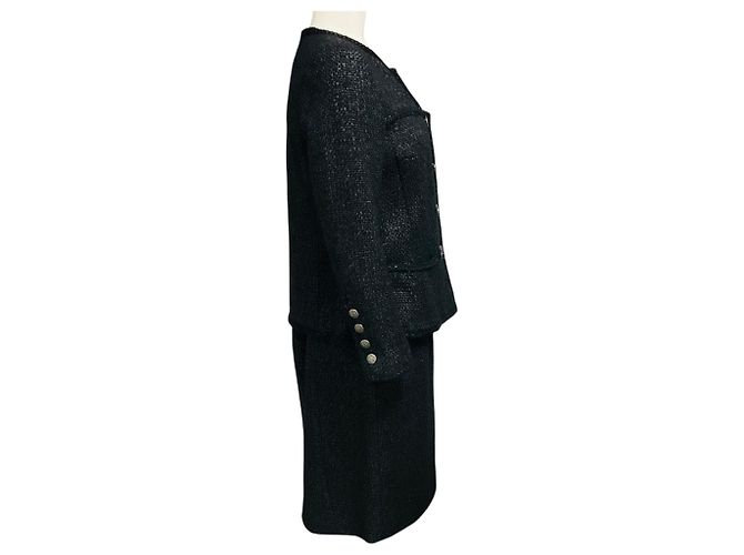 Completo Gonna e Giacca in Tweed Bouclé Nero Chanel con Bottoni Logo CC - vista 2