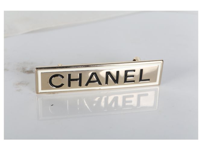 Spilla Logo Chanel 2021 placcata oro - vista 5