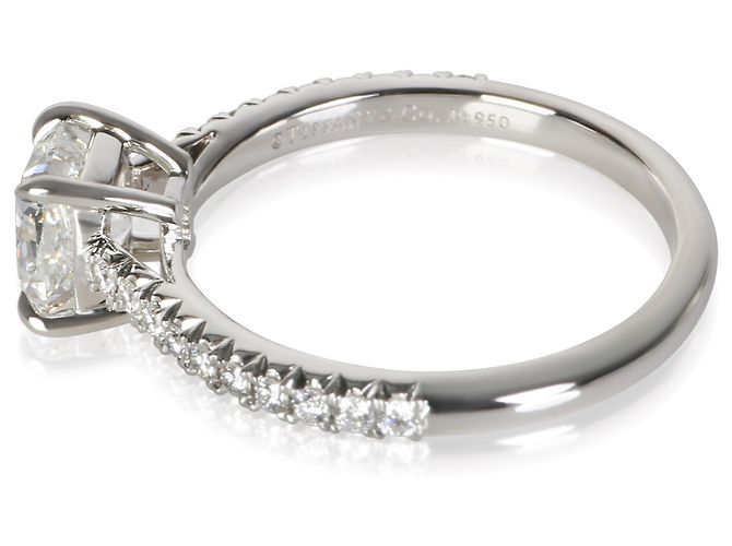 Tiffany & Co. Novo Verlobungsring mit 1.01 ct Cushion Modified Diamant - Ansicht 2
