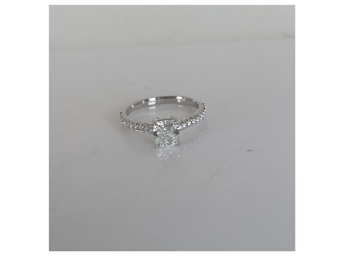 Tiffany & Co. Novo Verlobungsring mit 1.01 ct Cushion Modified Diamant - Ansicht 6