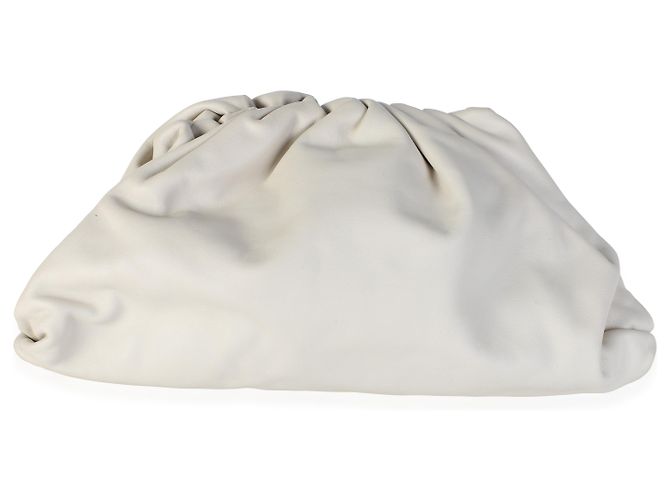 Bottega Veneta Plaster Smooth Butter Calf The Pouch Clutch Oversized - vista 2