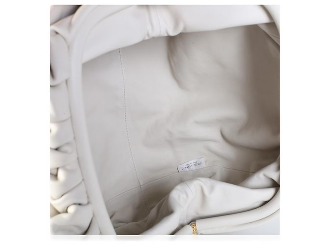 Bottega Veneta Plaster Smooth Butter Calf The Pouch Clutch Oversized - vista 5