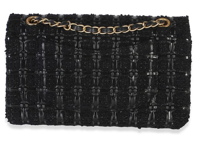 Borsa Chanel Medium Classic Double Flap in tweed nero e vernice intrecciata - vista 2