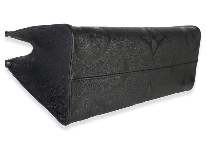 Louis Vuitton Black Giant Monogram Empreinte Onthego MM - vista 5