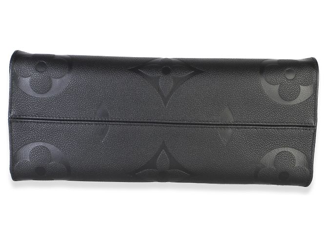 Louis Vuitton Black Giant Monogram Empreinte Onthego MM - vista 6