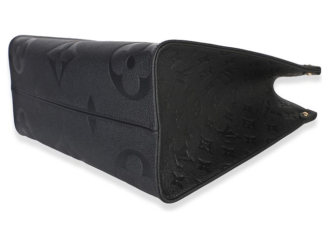 Louis Vuitton Black Giant Monogram Empreinte Onthego MM - vista 7
