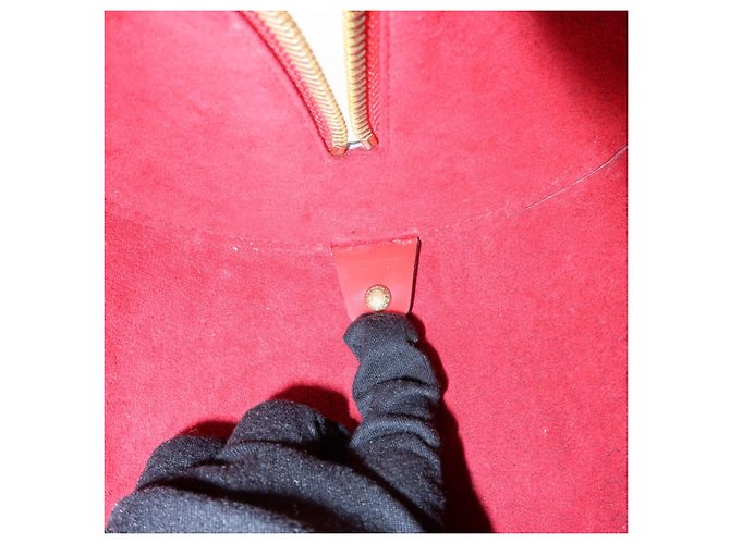 Louis Vuitton Soufflot Epi Leather MM - vista 6