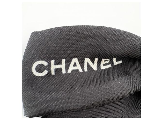 Scrunchie Chanel in nastro di seta con logo - vista 5