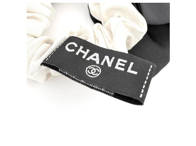 Scrunchie in seta Chanel Coco Mark con nastro - vista 4