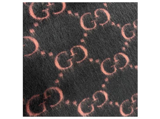 Sciarpa/Stola GUCCI in lana di alpaca GG - vista 2