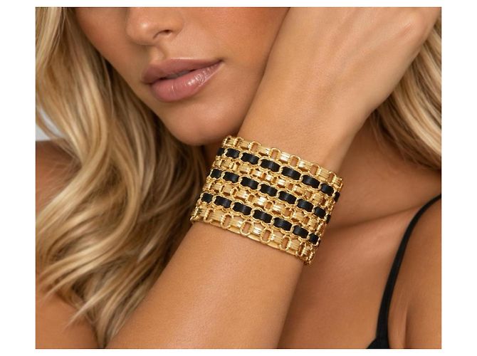Chanel Bracciale Cuff Pelle e Oro - vista 3