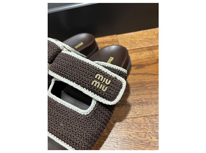 Miu Miu Ciabatte in crochet marroni - vista 3