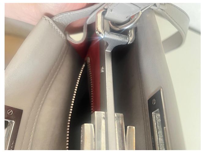 Fendi Peekaboo Borsa Top Handle in pelle Taupe - vista 11