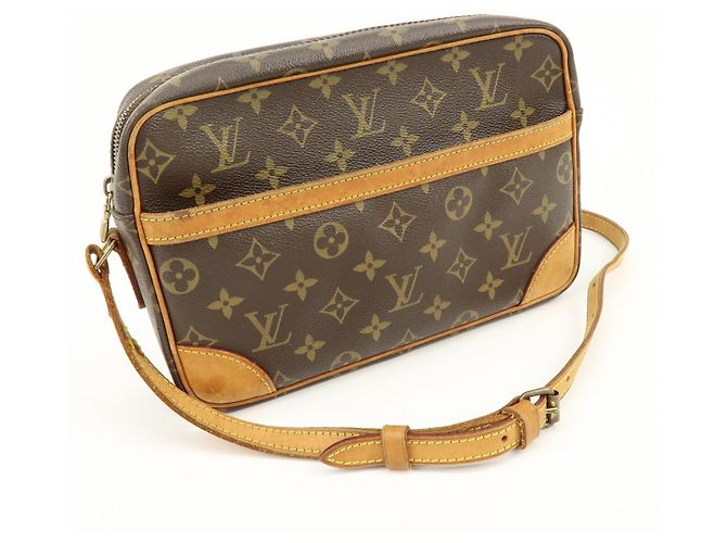 Louis Vuitton Trocadero Monogram Canvas 27 - vista 4