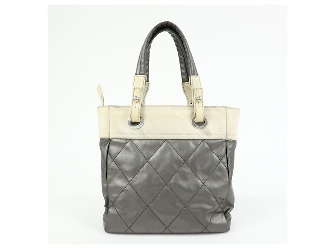 Chanel Biarritz Quilted Coated Canvas Small - vista 2