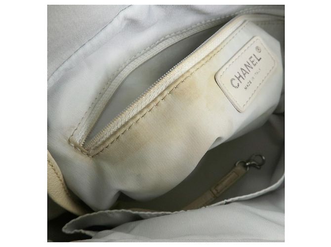 Chanel Biarritz Quilted Coated Canvas Small - vista 6