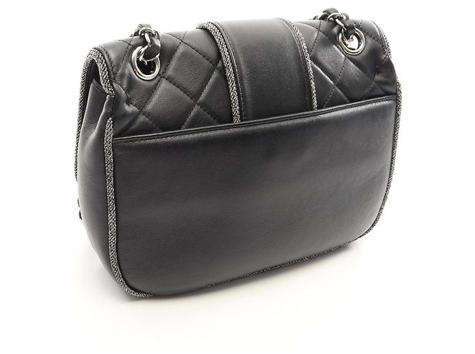 Borsa a spalla Chanel Matelassé in pelle nera - vista 2