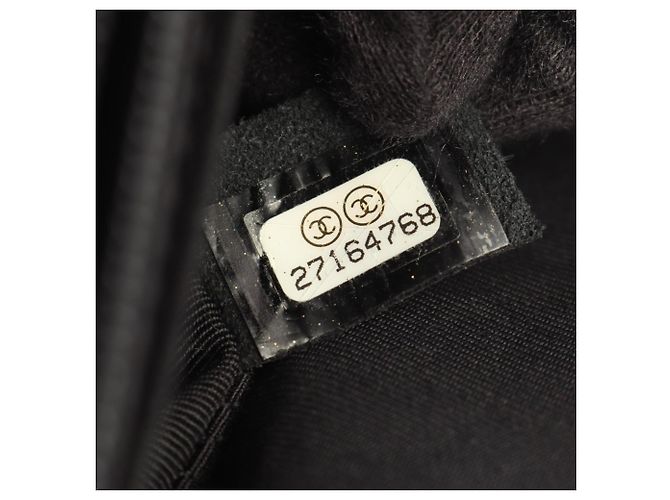 Borsa a spalla Chanel Matelassé in pelle nera - vista 5