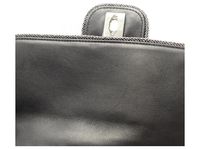 Borsa a spalla Chanel Matelassé in pelle nera - vista 6