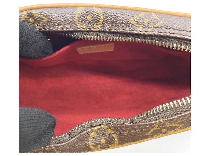 Borsa a tracolla Louis Vuitton Croissant Monogram - vista 9