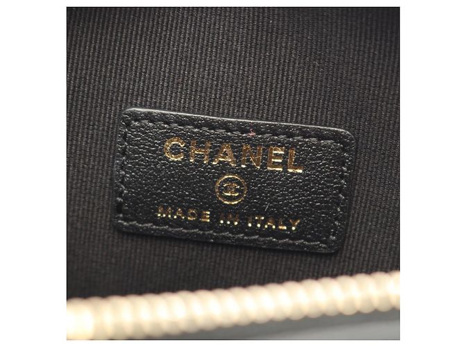 Borsa a pochette Chanel Heart Chain Clutch - vista 4