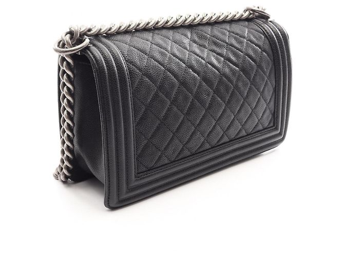 Borsa a tracolla Chanel Boy in pelle di vitello grana grossa nera - vista 2