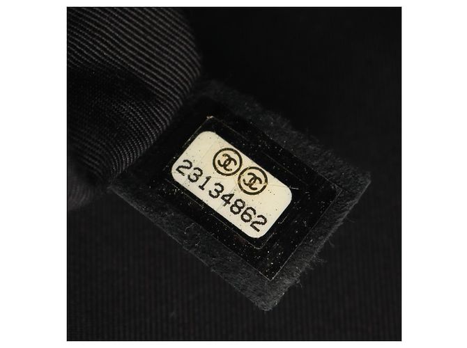 Borsa a tracolla Chanel Boy in pelle di vitello grana grossa nera - vista 5