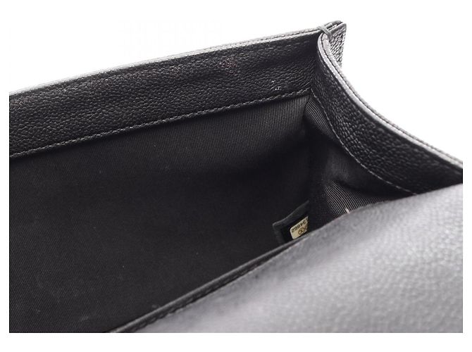 Borsa a tracolla Chanel Boy in pelle di vitello grana grossa nera - vista 6